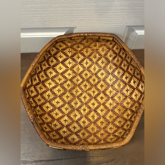 Vintage Hexagon Shaped Bamboo Fruits and Vegetables Catch-All Basket - Picture 9 of 14